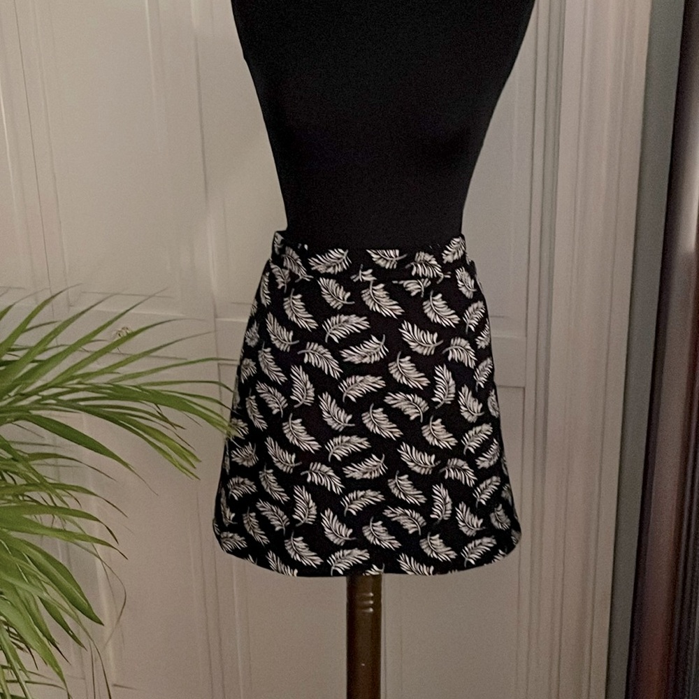 H&M Black White Botanical A-Line Miniskirt Medium